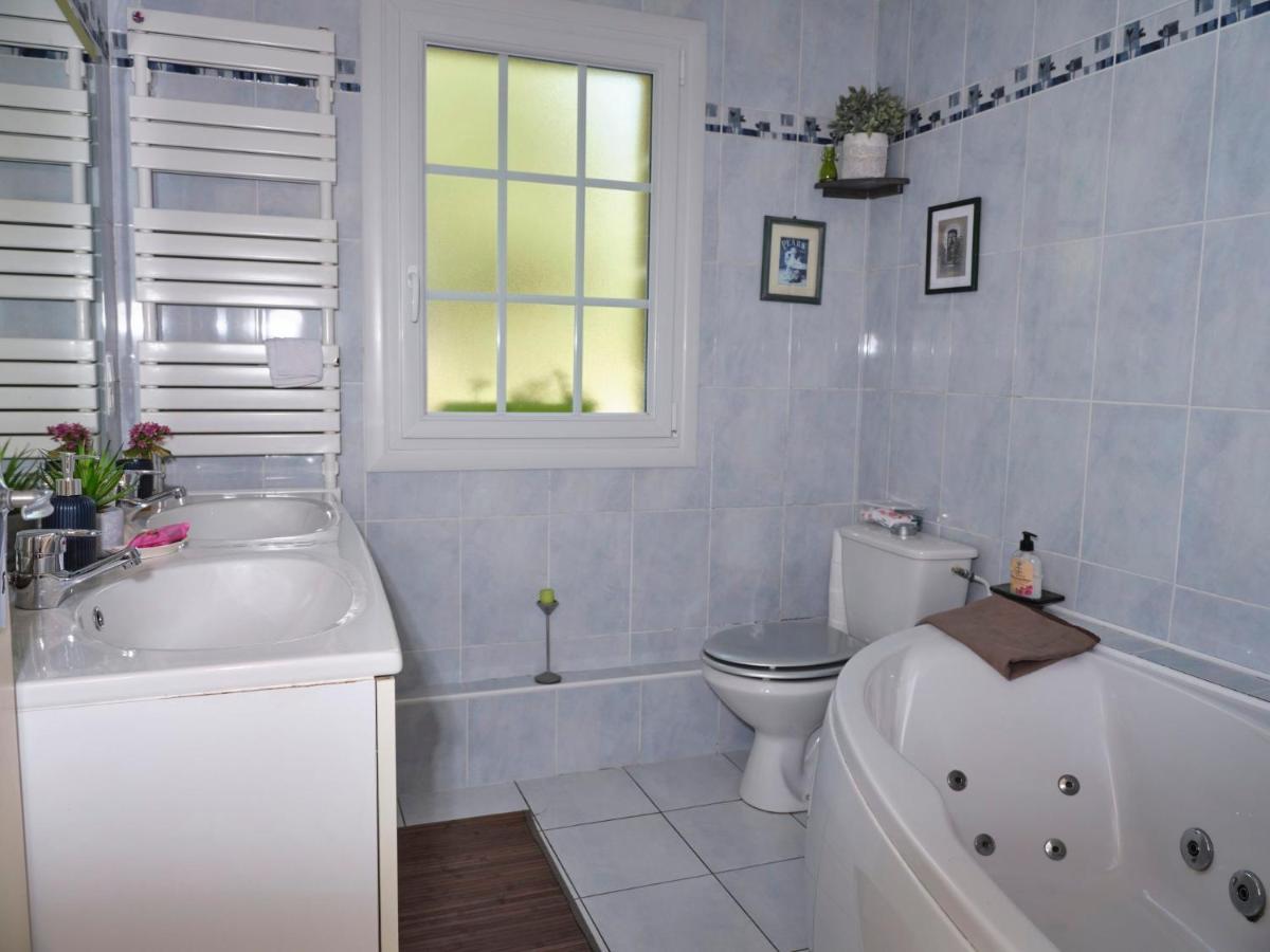 Les Roses Bed & Breakfast Santec ภายนอก รูปภาพ